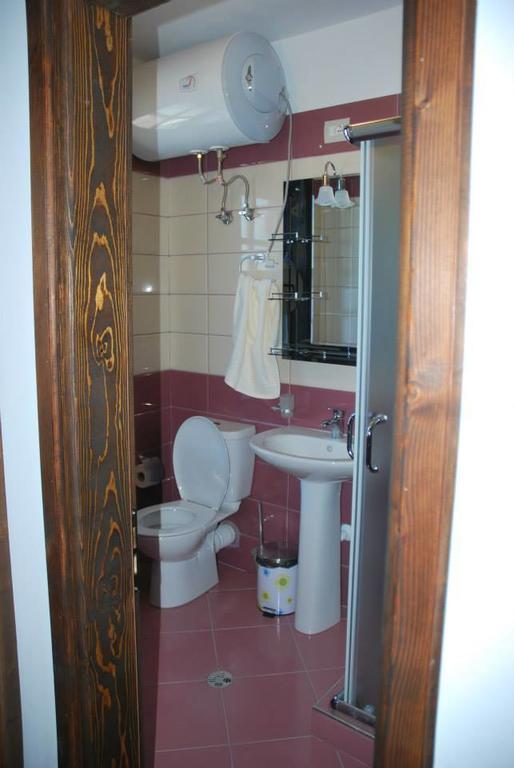 Hotel Klea Berat Bilik gambar
